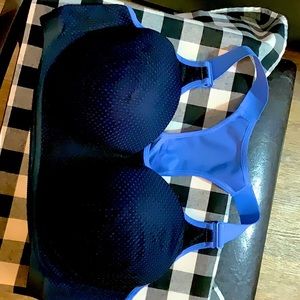Victoria’s Secret sports bra size 38D